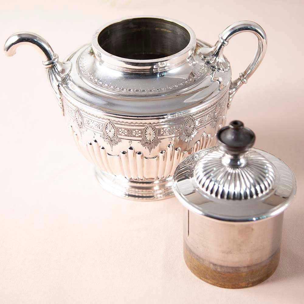 【2026年新規買い付け品】アンティーク イギリスで買い付けた ヴィクトリア時代 INFUSER式 セルフポーリング ティーポット ヴィクトリア女王にも献上された逸品です！