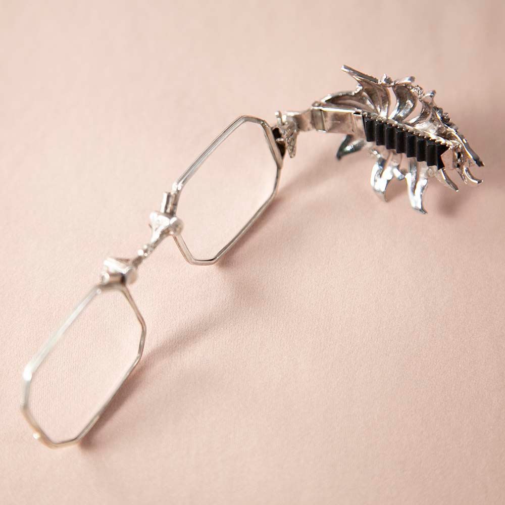 アンティーク イギリスで買い付けた マーカサイトが配された 四角のレンズ ロニェット（拡大鏡・ルーペ）