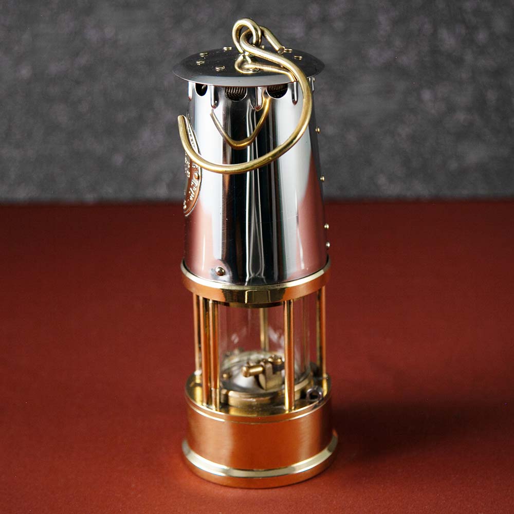 アンティーク イギリスで買い付けた キャンプやアウトドアで使いたい  ECCLES エクルズ 1986年製 マイナーズランプ