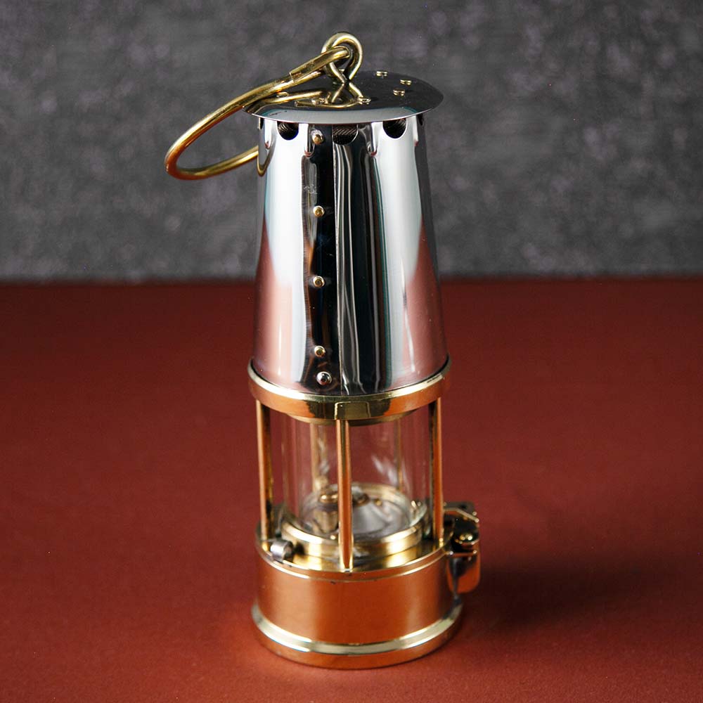 アンティーク イギリスで買い付けた キャンプやアウトドアで使いたい  ECCLES エクルズ 1986年製 マイナーズランプ