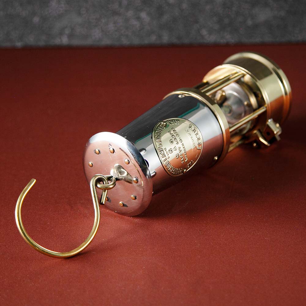 アンティーク イギリスで買い付けた キャンプやアウトドアで使いたい  ECCLES エクルズ 1986年製 マイナーズランプ