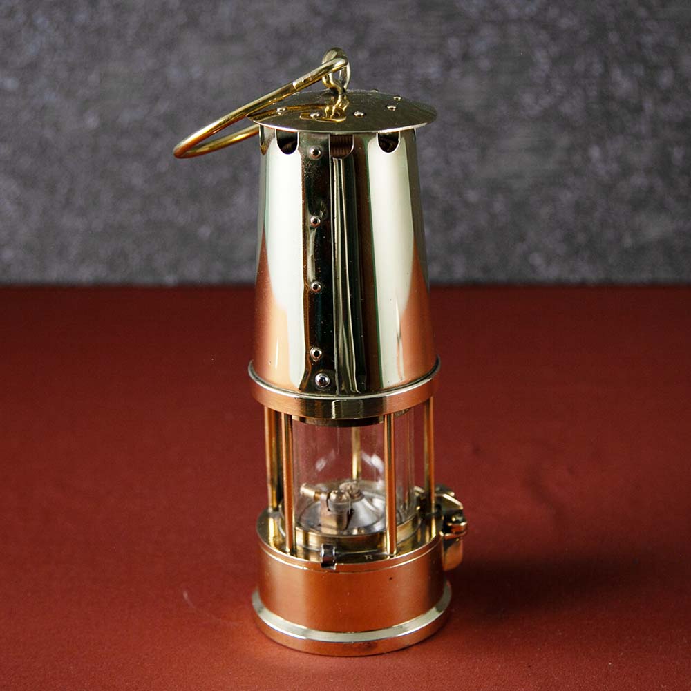 アンティーク イギリスで買い付けた キャンプやアウトドアで使いたい  ECCLES エクルズ 1975年製 マイナーズランプ