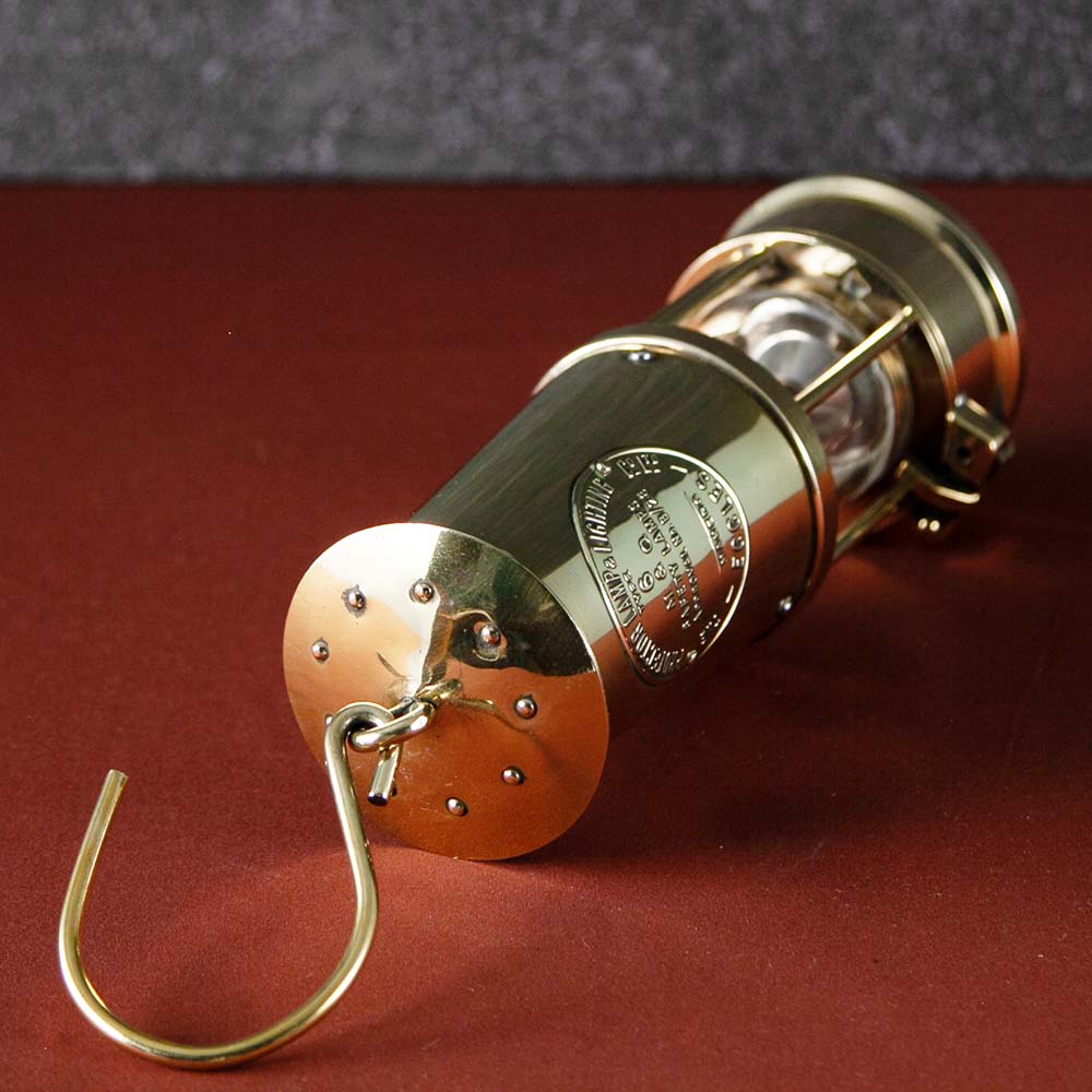 アンティーク イギリスで買い付けた キャンプやアウトドアで使いたい  ECCLES エクルズ 1975年製 マイナーズランプ