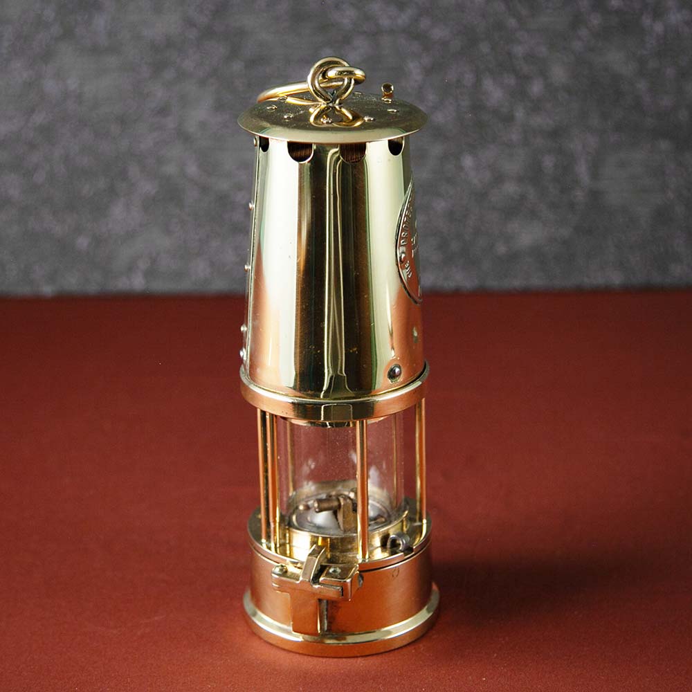 アンティーク イギリスで買い付けた キャンプやアウトドアで使いたい  ECCLES エクルズ 1975年製 マイナーズランプ