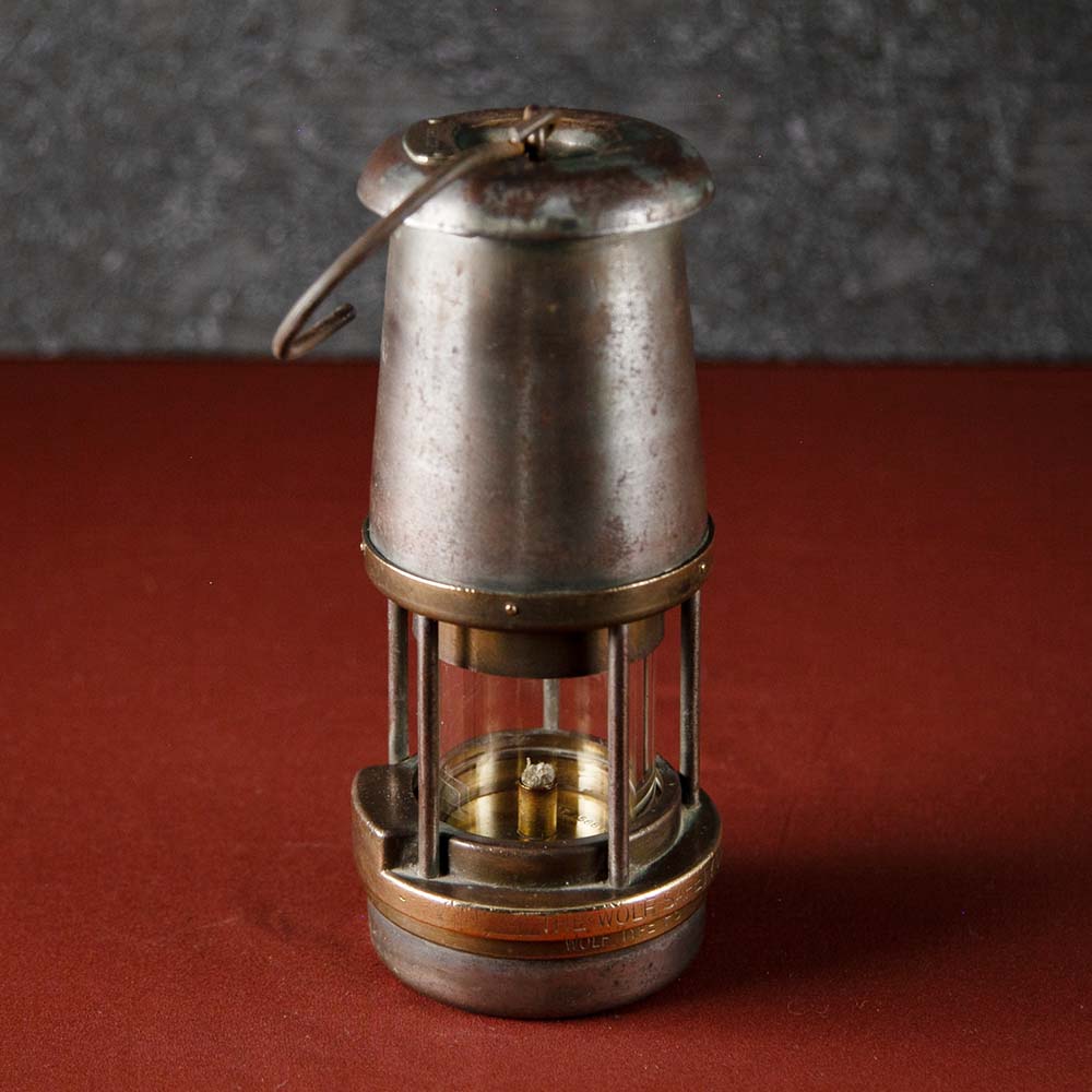 アンティーク イギリスで買い付けた キャンプやアウトドアで使いたい 1967年製 マイナーズランプ