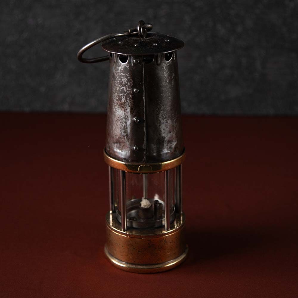 【SOLD OUT】アンティーク イギリスで買い付けた キャンプやアウトドアで使いたい 1958年製 シリアルナンバー入り マイナーズランプ