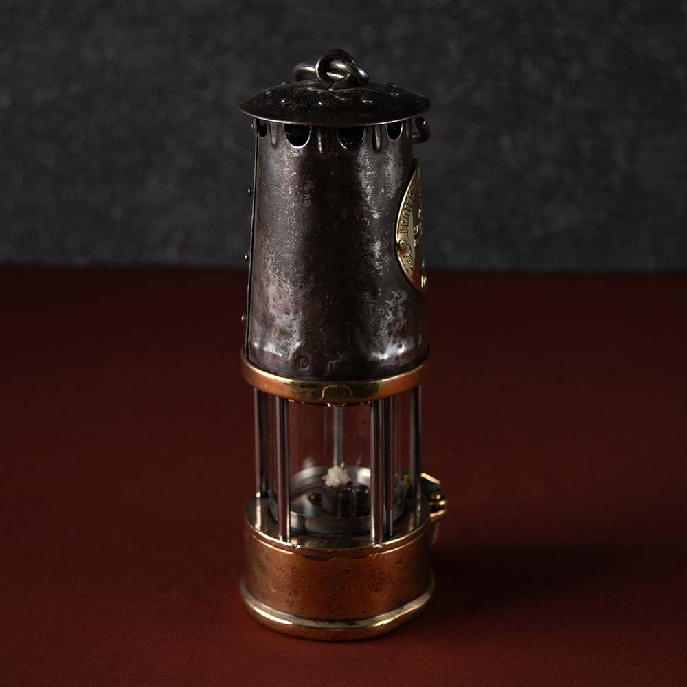 【SOLD OUT】アンティーク イギリスで買い付けた キャンプやアウトドアで使いたい 1958年製 シリアルナンバー入り マイナーズランプ