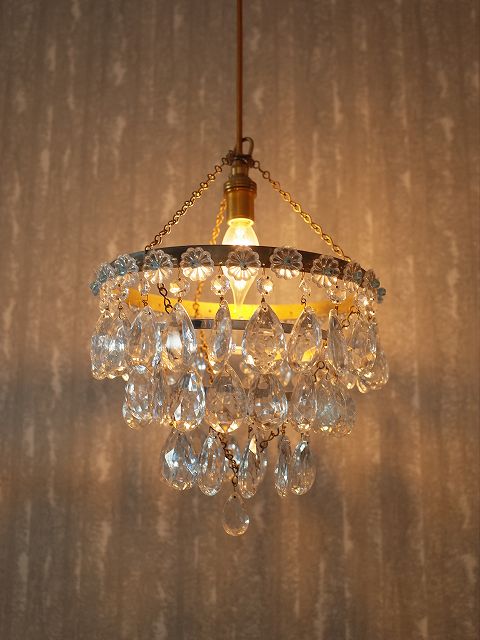 アンティーク ケーキ型 三段レイヤーのシャンデリア