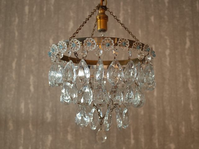 アンティーク ケーキ型 三段レイヤーのシャンデリア