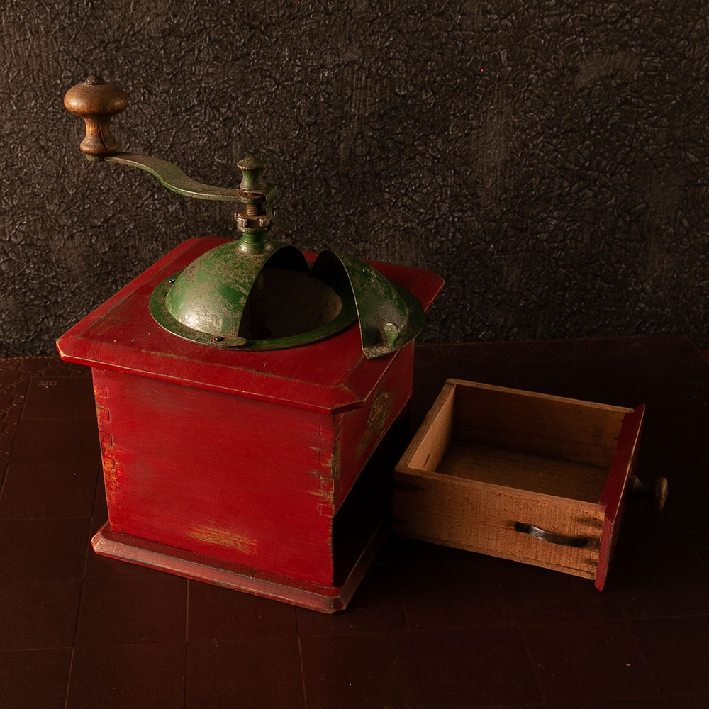 アンティーク フランスで買い付けた PEUGEOT  プジョー社製 手挽き コーヒーミル