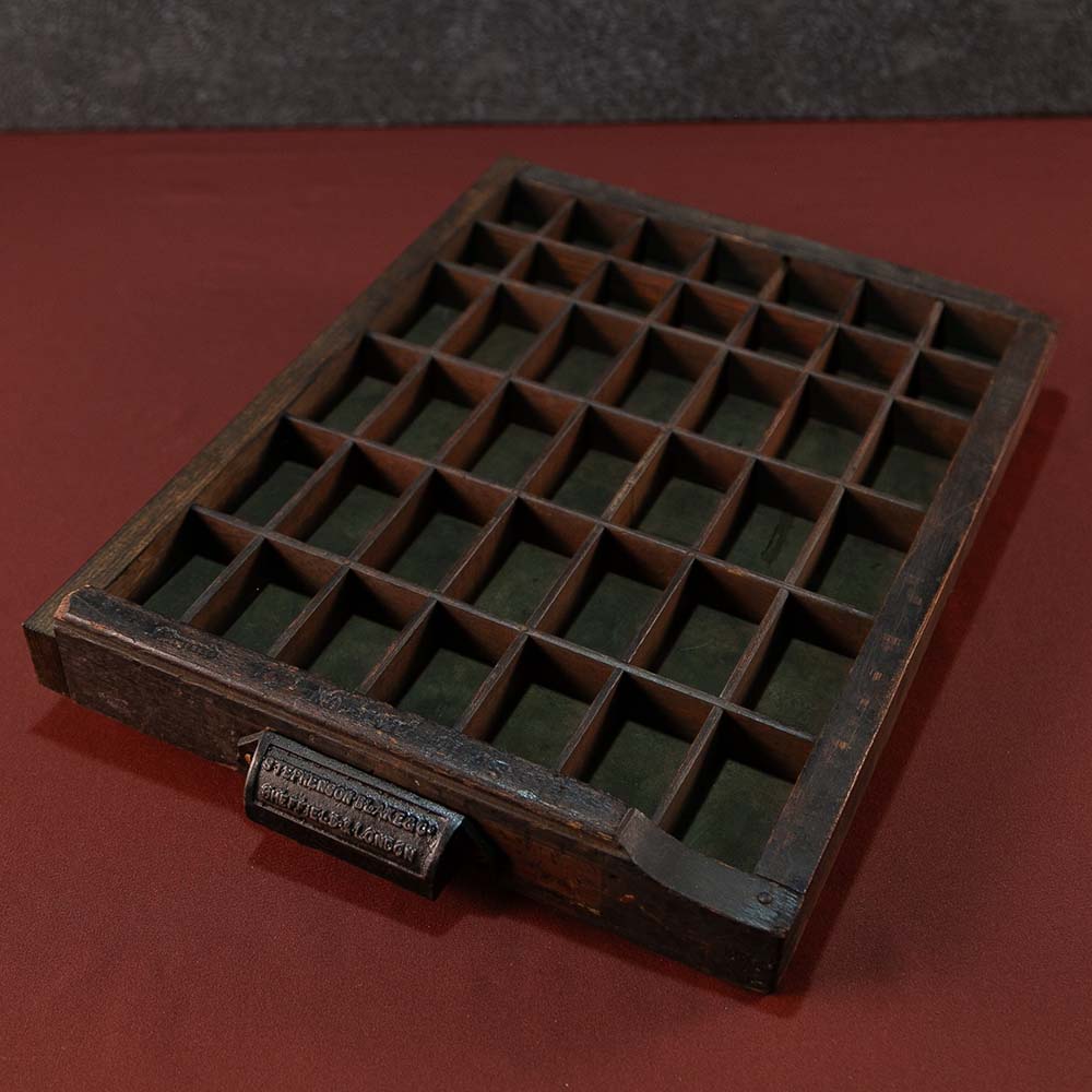 アンティーク イギリスで買い付けた 小物のディスプレイにおすすめ プリンタートレイ