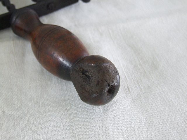 アンティーク イギリスで買い付けた 鍋敷きやプランター置きに使いたい アイロンスタンド