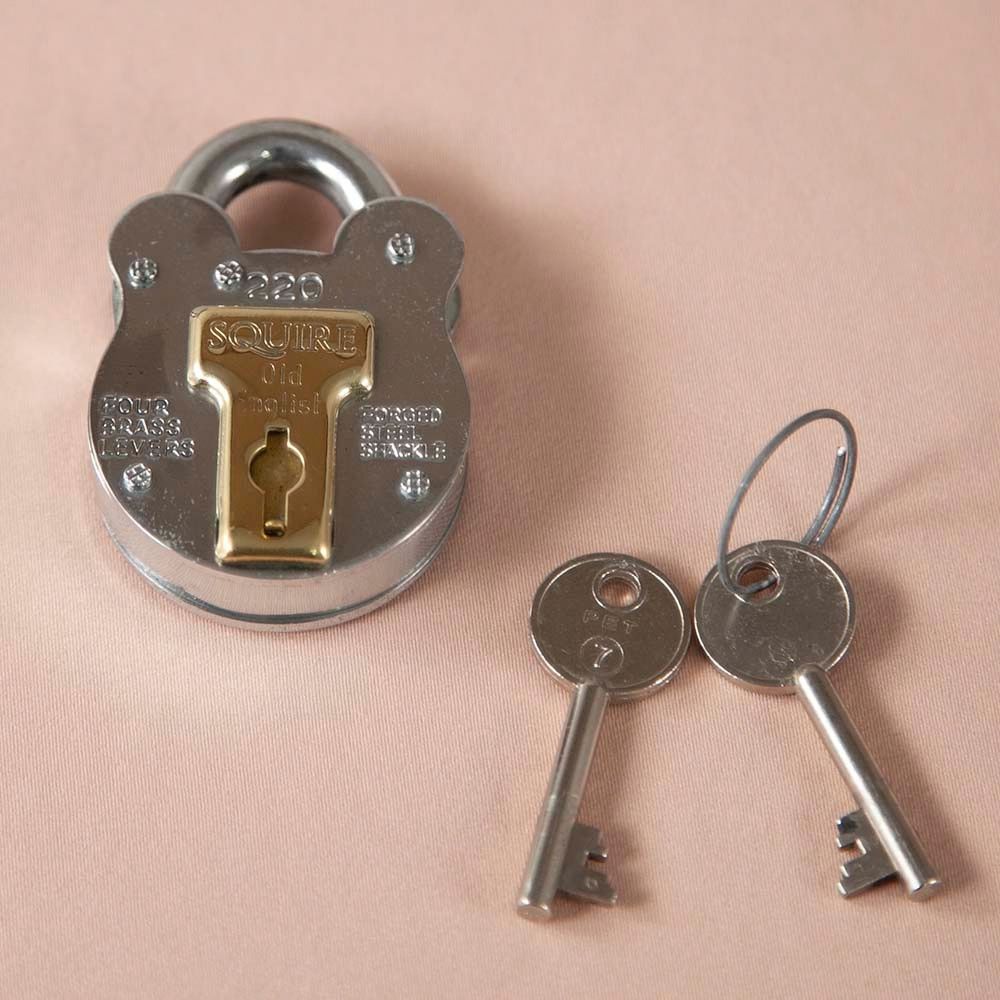 アンティーク イギリスで買い付けた くまの形 真鍮製 SQUIRE squire  スクワイア 220 パドロックキー 南京錠