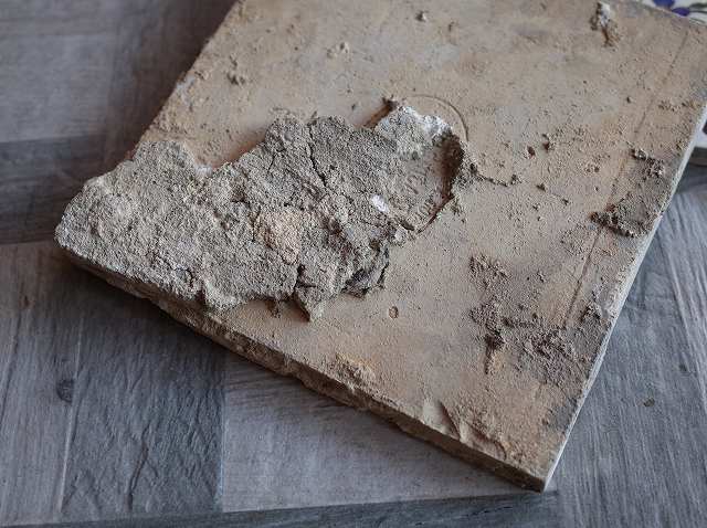 フランスで買い付けた1800年代後半製 アンティークタイル