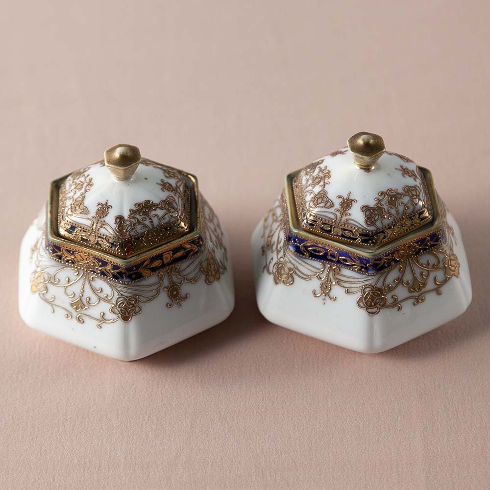 アンティーク イギリスで買い付けた 白磁に深い藍色 金の装飾が美しい オールドノリタケ ドレッサーセット