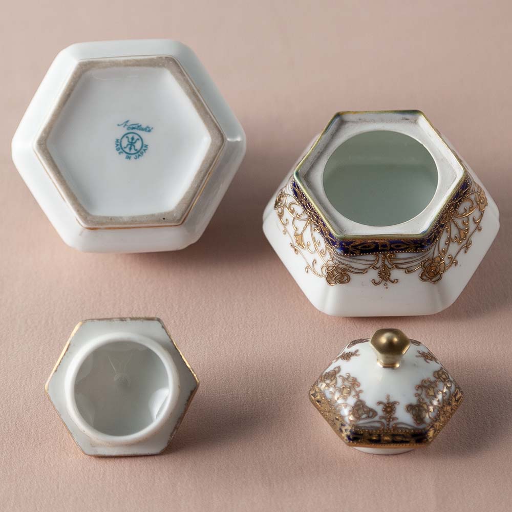 アンティーク イギリスで買い付けた 白磁に深い藍色 金の装飾が美しい オールドノリタケ ドレッサーセット