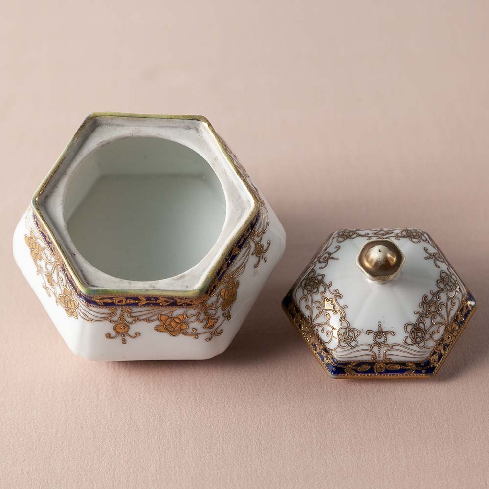 アンティーク イギリスで買い付けた 白磁に深い藍色 金の装飾が美しい オールドノリタケ ドレッサーセット