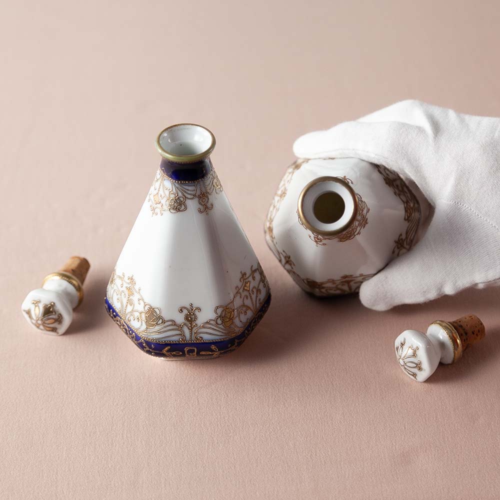 アンティーク イギリスで買い付けた 白磁に深い藍色 金の装飾が美しい オールドノリタケ ドレッサーセット