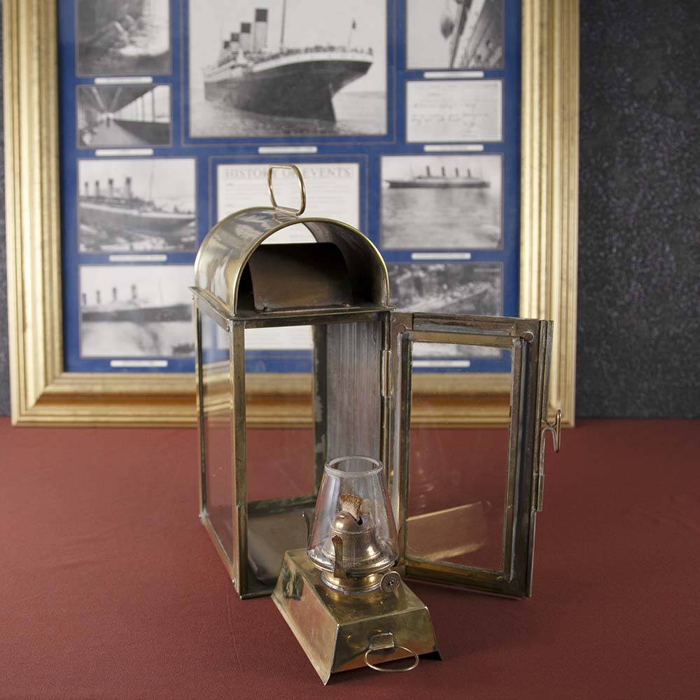 ヴィンテージ イギリスで買い付けた キャンプやアウトドアで使いたい 船舶ランプ