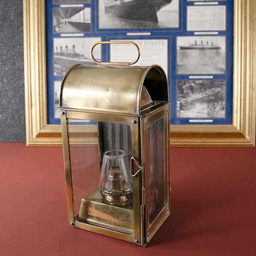 ヴィンテージ イギリスで買い付けた キャンプやアウトドアで使いたい 船舶ランプ
