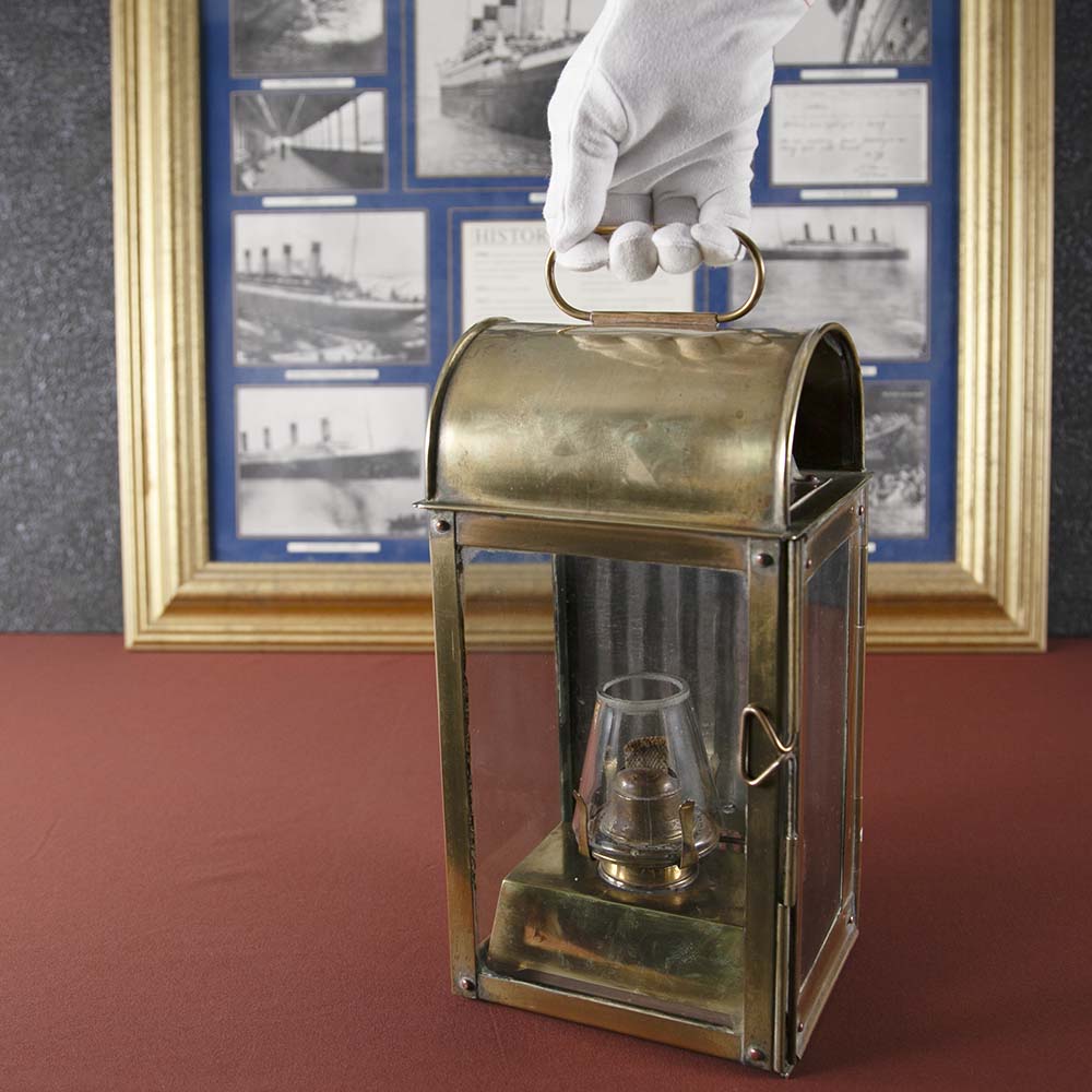 ヴィンテージ イギリスで買い付けた キャンプやアウトドアで使いたい 船舶ランプ