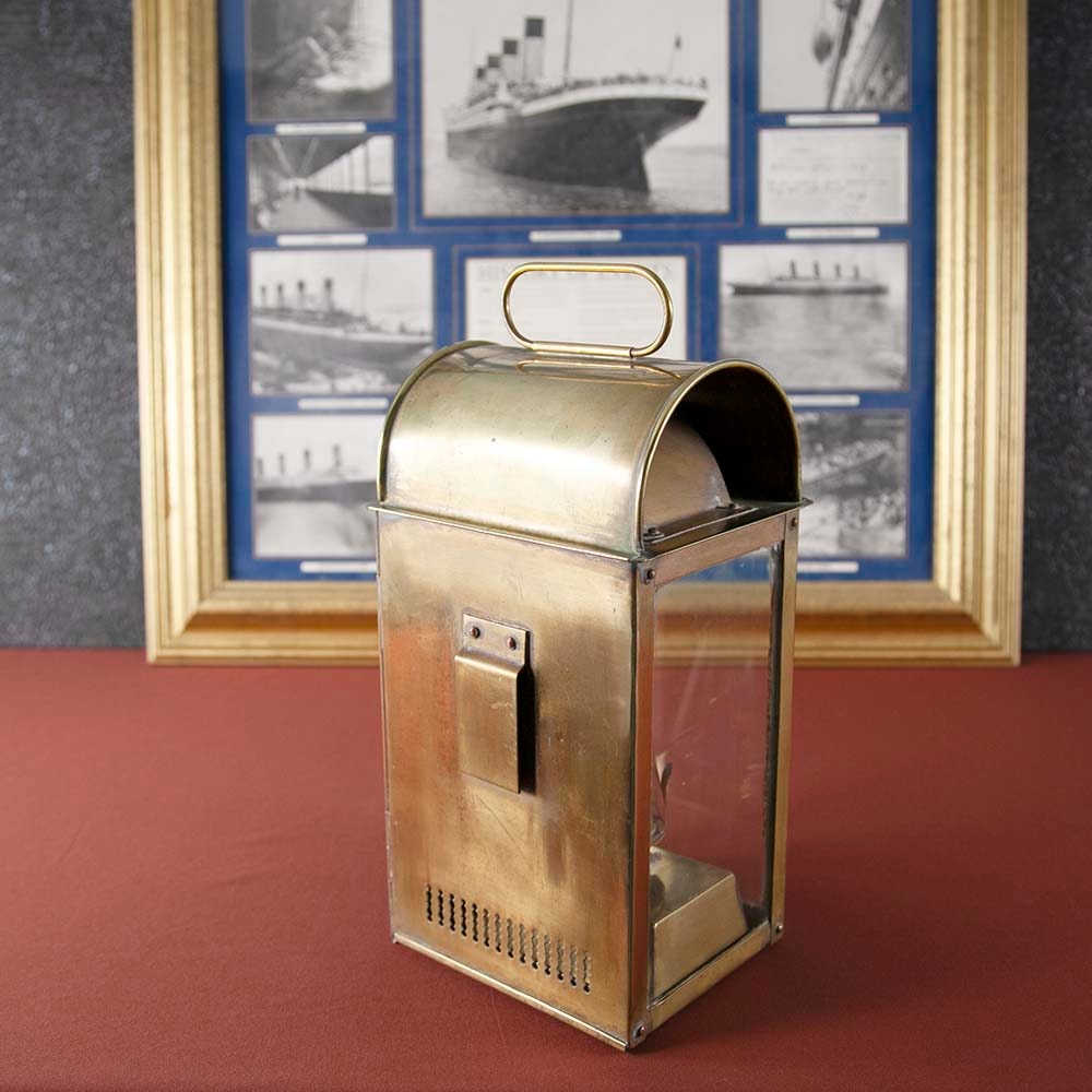 ヴィンテージ イギリスで買い付けた キャンプやアウトドアで使いたい 船舶ランプ