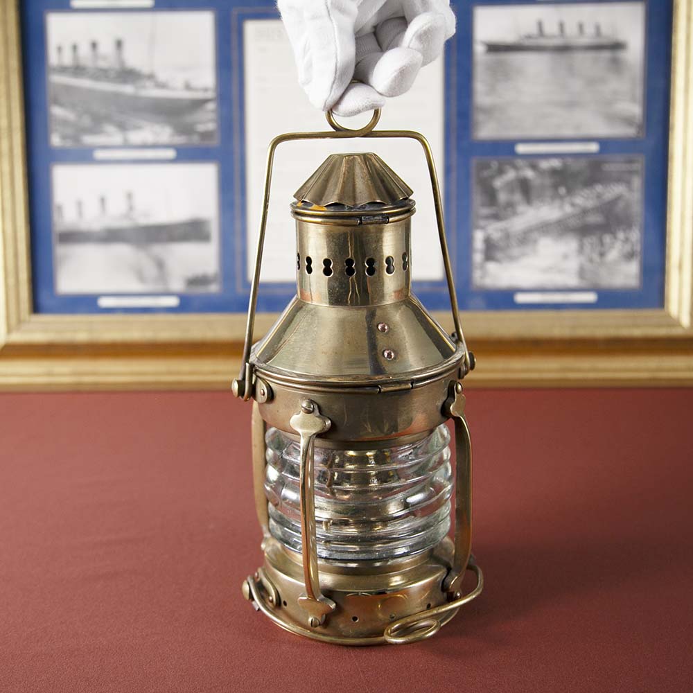 ヴィンテージ イギリスで買い付けた キャンプやアウトドアで使いたい 船舶ランプ