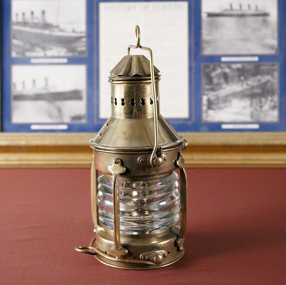 ヴィンテージ イギリスで買い付けた キャンプやアウトドアで使いたい 船舶ランプ