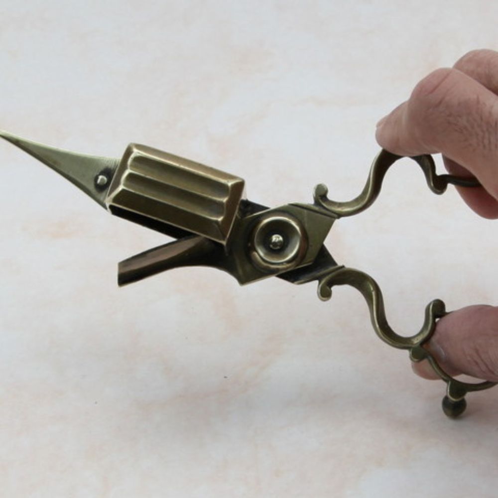 アンティーク イギリスで買い付けた ジョージ3世時代 ジョージアン キャンドルの火を消す 真鍮製 はさみのようなスナッファー　