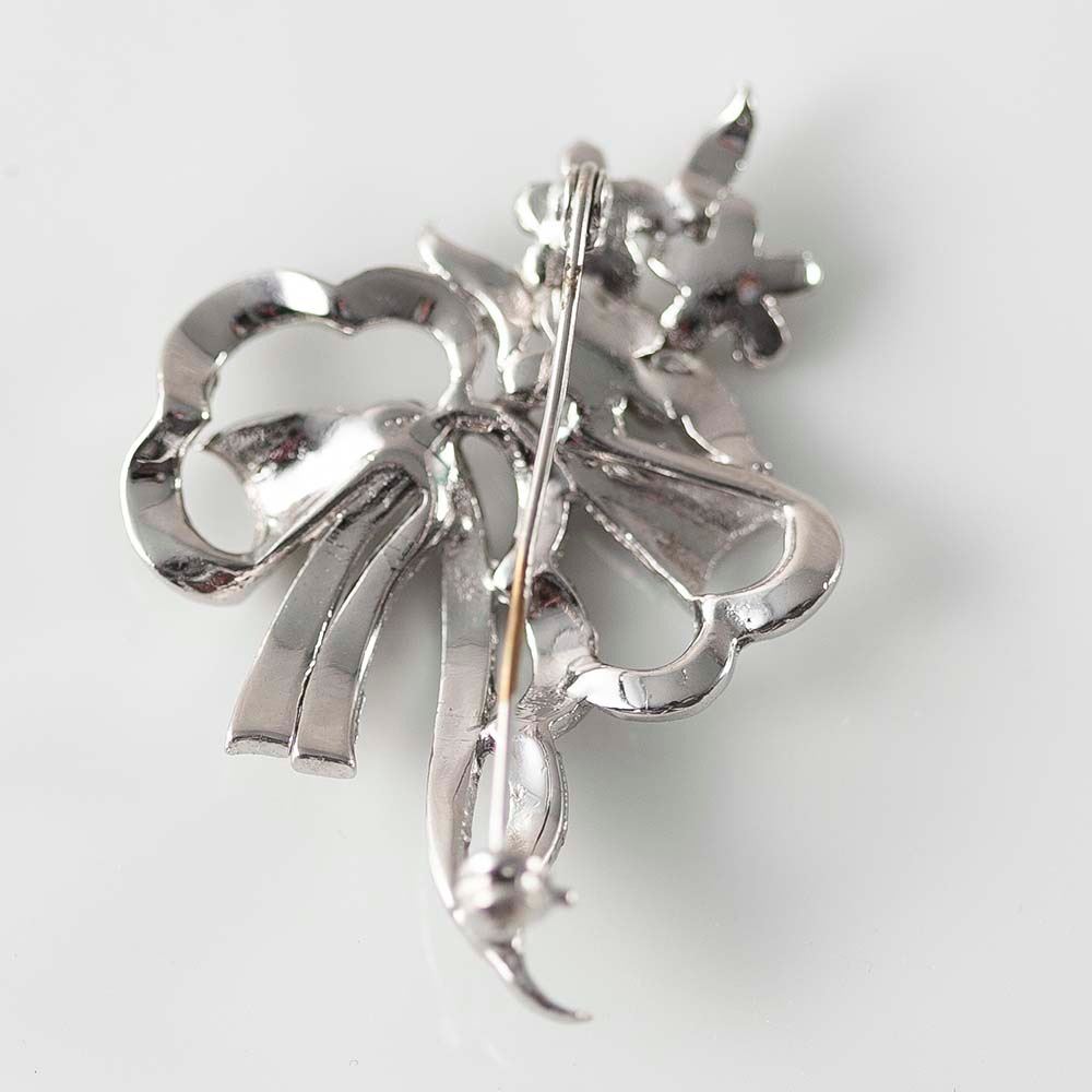 アンティーク イギリスで買い付けた マーカサイトがちりばめられた 花とリボン ブローチ