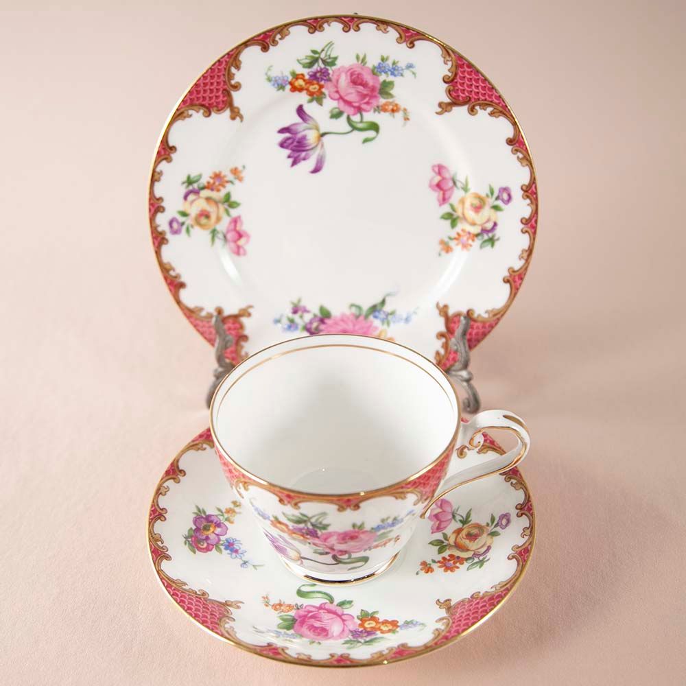 【新着商品】アンティーク イギリスで買い付けた AYNSLEY エインズレイ ウイルトン ピンクレッド グリーン カップ＆ソーサー