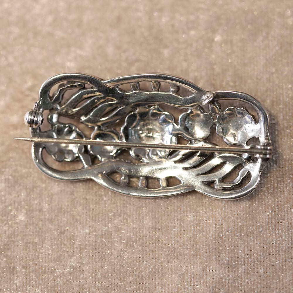 【新着商品】アンティーク イギリスで買い付けた 1930年代製 マーカサイトが配された ブローチ