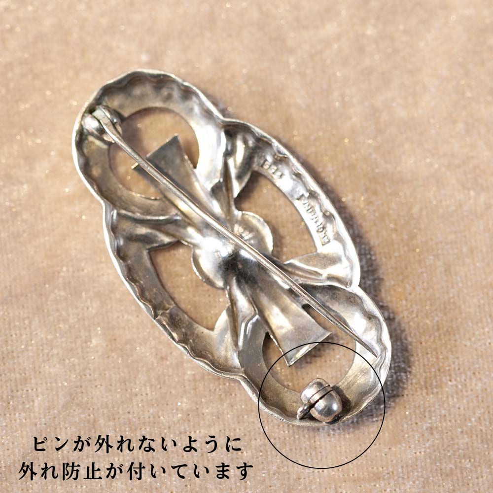 【新着商品】ヴィンテージ イギリスで買い付けた 1950年代製 マーカサイトが配された リボンのデザイン ブローチ