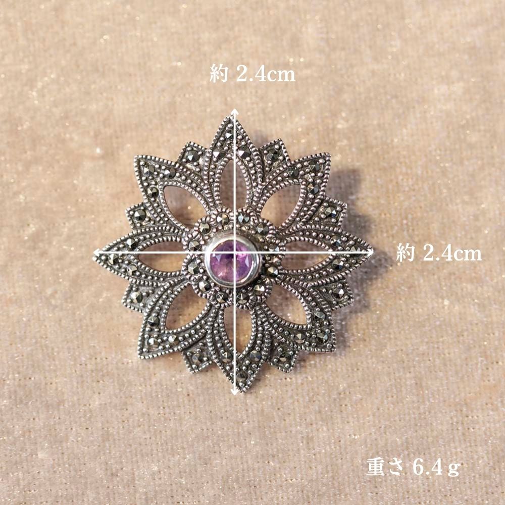 【新着商品】アンティーク イギリスで買い付けた 1930年代製 マーカサイトが配された 花のデザイン ブローチ