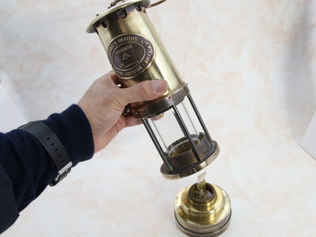 【SOLD OUT】アンティーク イギリスで買い付けた キャンプやアウトドアで使いたい E.Thomas & Williams 真鍮製 miners マイナーズ 炭鉱夫 オイル（アルコール）ランプ
