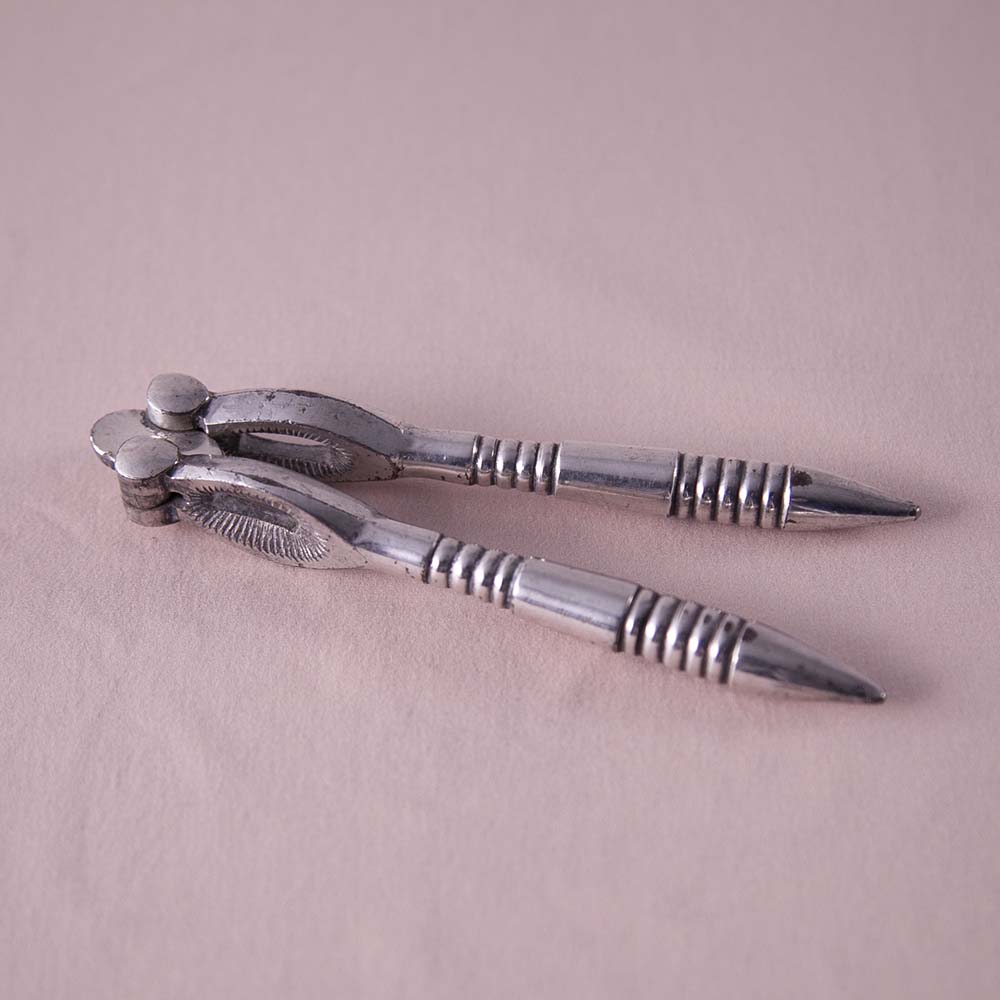 1920年代　イギリス製　ナッツクラッカー　アンティーク イギリスで見つけたナッツクラッカー、ハンプティダンプティの真鍮製の