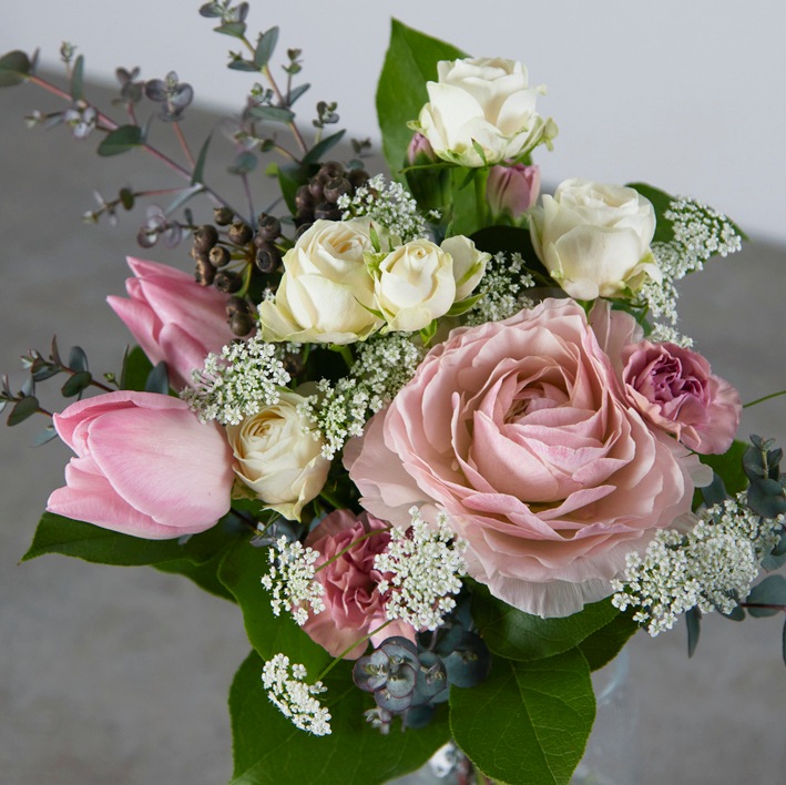 【季節の生花ブーケ】淡いひととき〈100-120サイズ〉