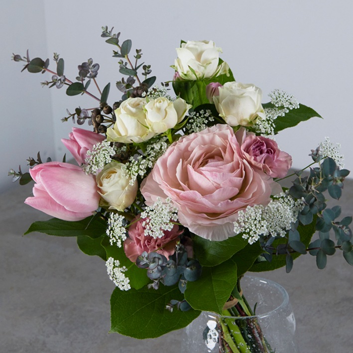 【季節の生花ブーケ】淡いひととき〈100-120サイズ〉