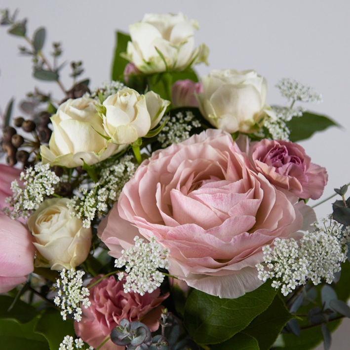 【季節の生花ブーケ】淡いひととき〈100-120サイズ〉