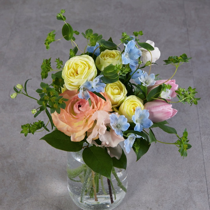 【季節の生花ブーケ】おまかせパステルブーケ〈100-120サイズ〉