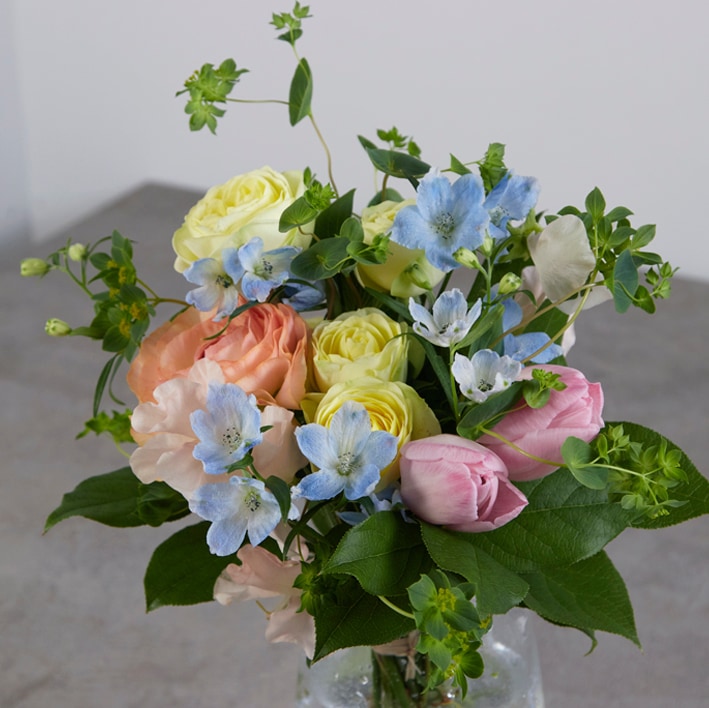 【季節の生花ブーケ】おまかせパステルブーケ〈100-120サイズ〉