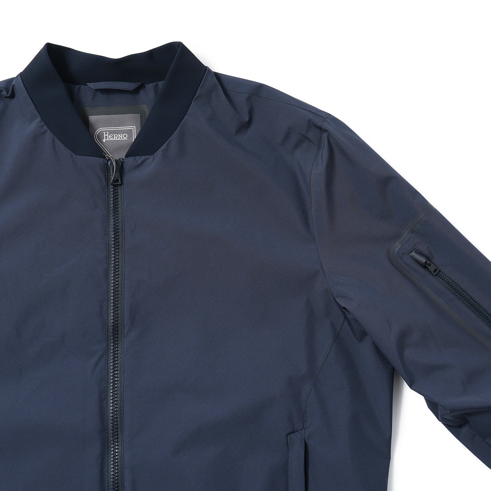 HERNO ヘルノ FUNCTIONAL WARDROBE GORE-TEX 2レイヤー MA-1型 ジップアップブルゾン GI000457U-11106 NAVY