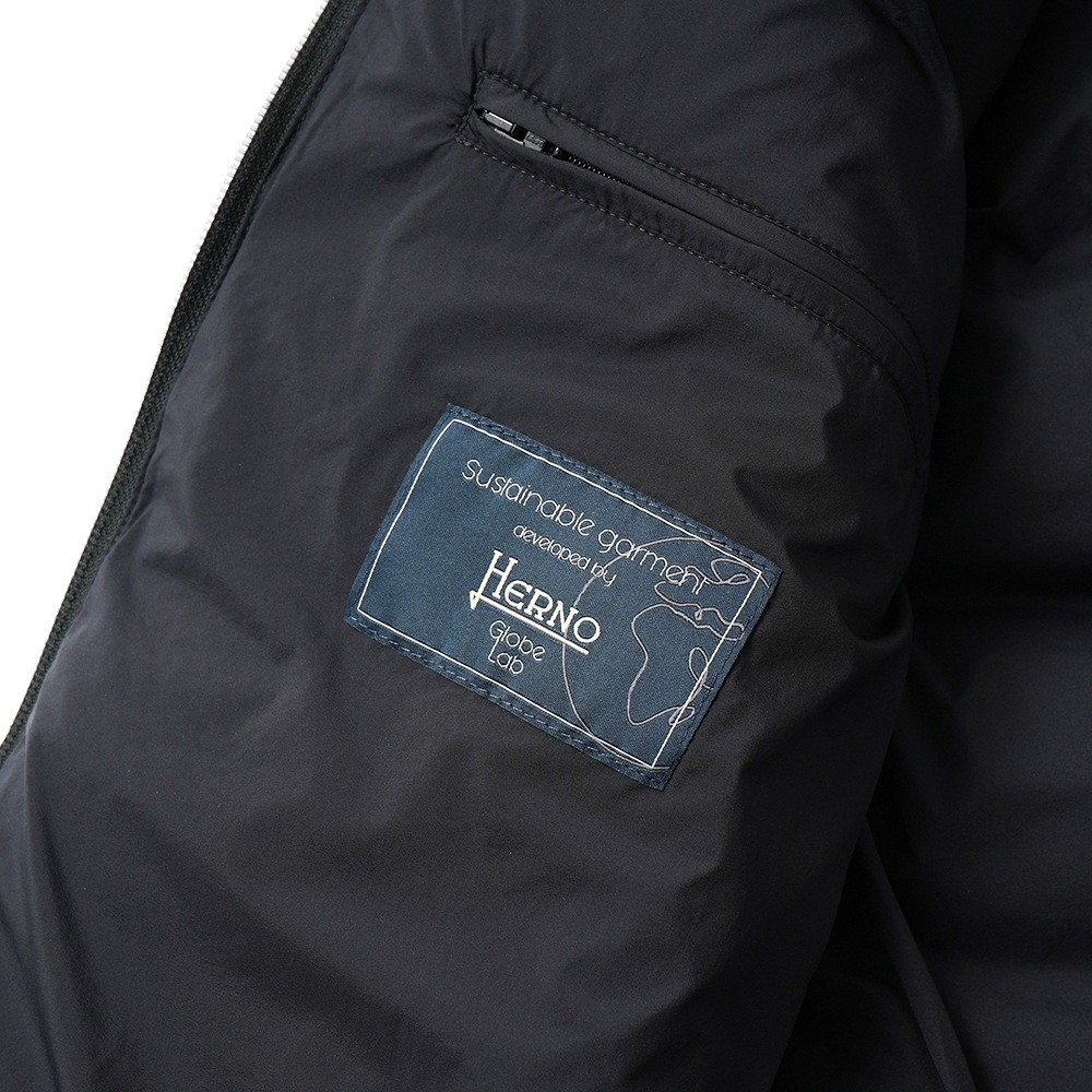 HERNO ヘルノ ECOAGE 撥水ナイロン フーデッドダウンベスト PI001186U-12456Z BLACK