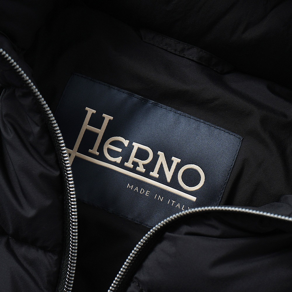 HERNO ヘルノ ECOAGE 撥水ナイロン フーデッドダウンベスト PI001186U-12456Z BLACK
