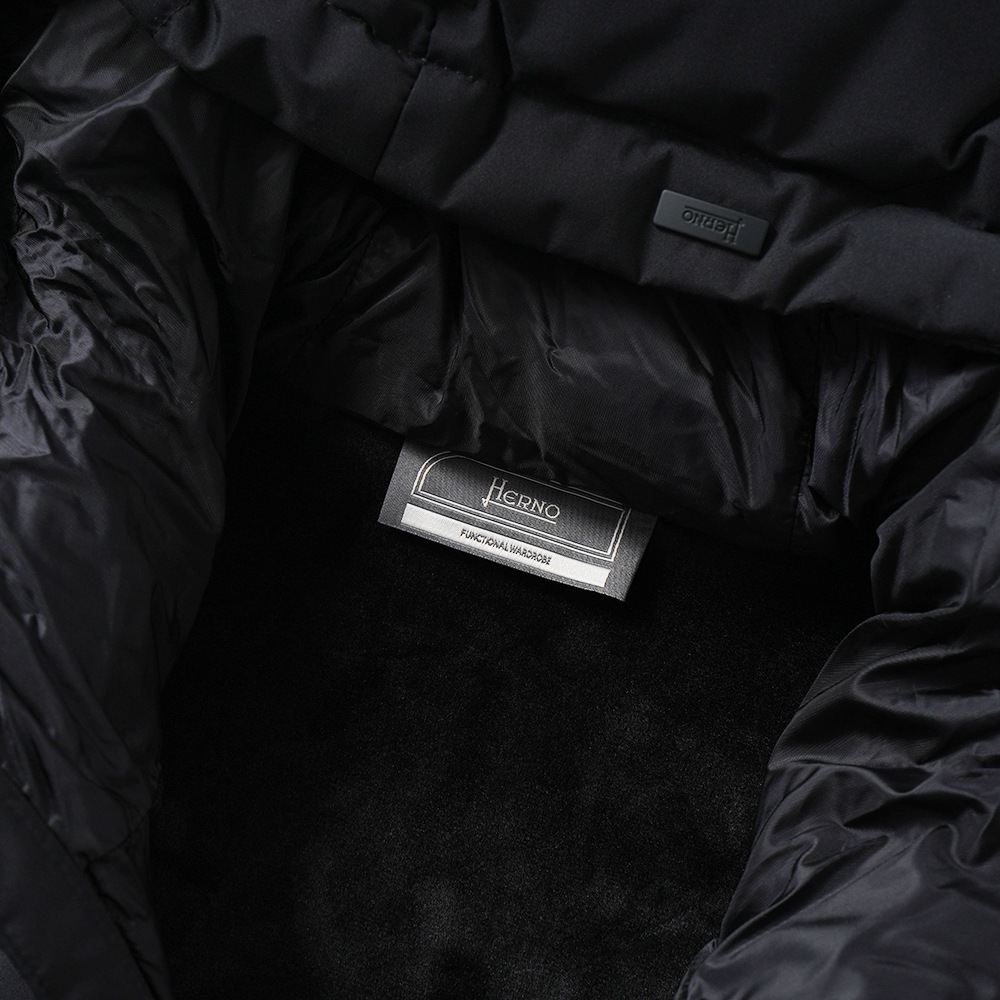 HERNO ヘルノ 2LAYER WINDSTOPPER/DOUBLE STRETCH SWEATER ポリエステル×ジャージ ハイブリッドダウンパーカ JP000112U-52076 BLACK
