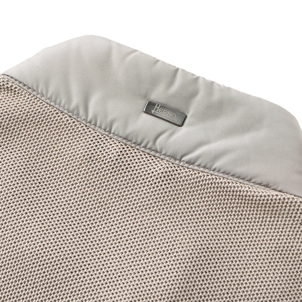 HERNO ヘルノ ポリエステル・コットンピケニット 中綿 ジップアップベスト MC000165U-72056 TAUPE