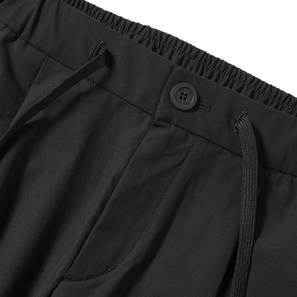 HERNO Laminar ヘルノ ラミナー ポリエステル ナチュラルストレッチ カーゴパンツ PT00007UL/12503 BLACK