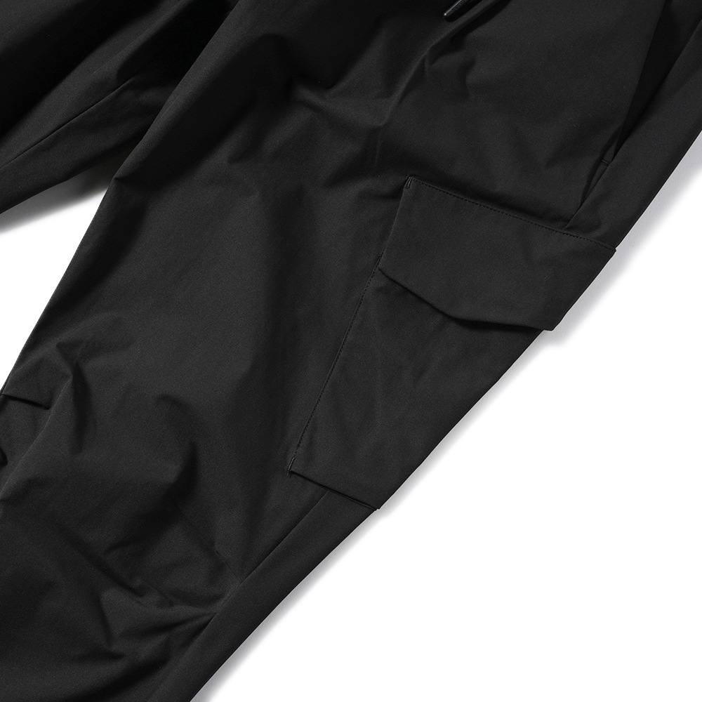 HERNO Laminar ヘルノ ラミナー ポリエステル ナチュラルストレッチ カーゴパンツ PT00007UL/12503 BLACK