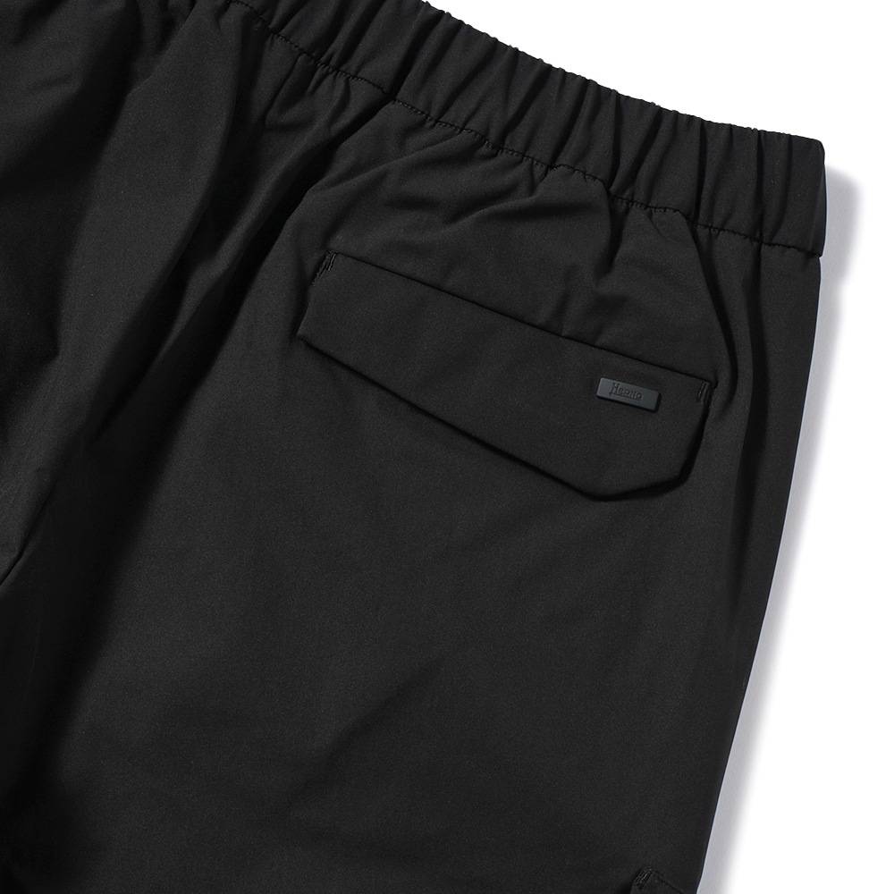 HERNO Laminar ヘルノ ラミナー ポリエステル ナチュラルストレッチ カーゴパンツ PT00007UL/12503 BLACK