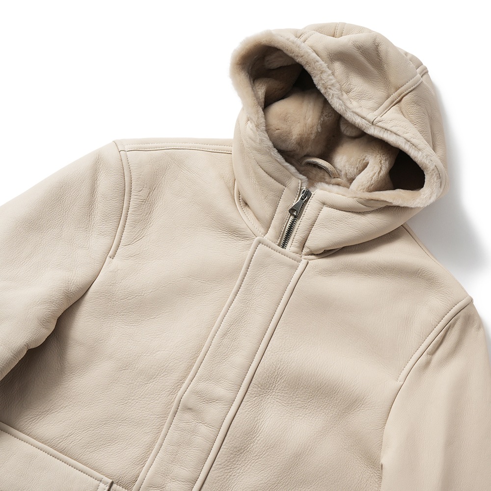 EMMETI エンメティ WALLAS SP MOUTON ウォーラス スペシャルムートン フーデッドブルゾン BEIGE